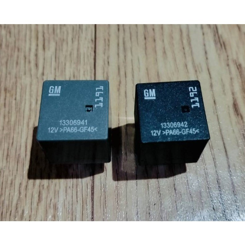 Relay 13306941 / 13306942 รีเลย์ GM 4/5 pin 40A 12V