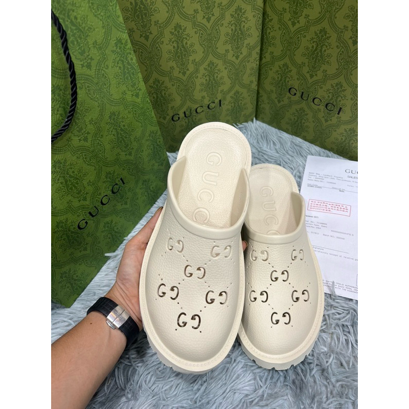 รองเท้าแตะ แบบส้นแบน งานสวย เบาใส่สบาย พร้อมส่ง (size35-41)แถมกล่อง