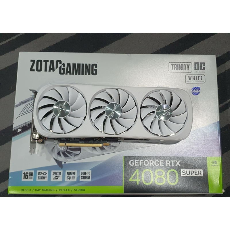 RTX 4080super Zotac white สภาพใหม่ ประกันเยอะ