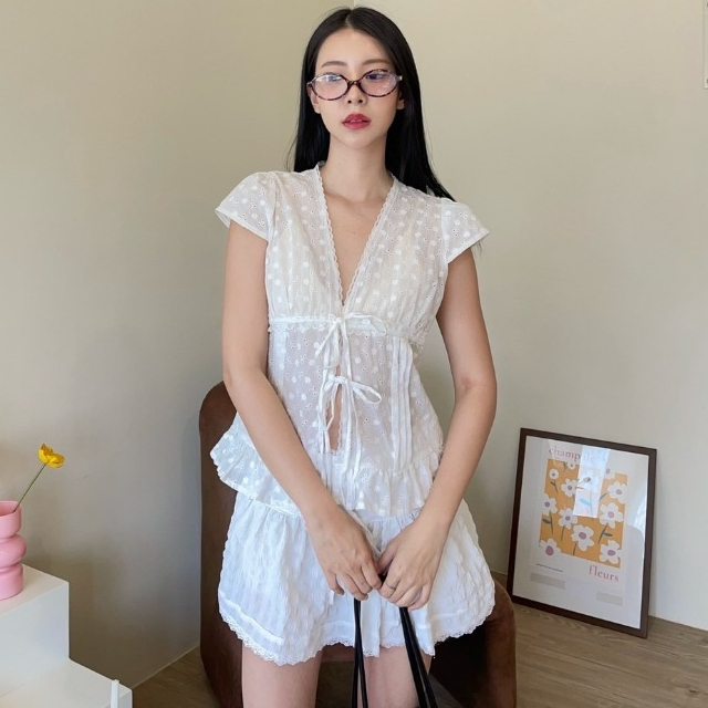 เสื้อ ผูกหน้า โบว์หน้า คอวี เซ็กซี่เบาๆ แต่งลูกไม้ มีผ้าลูกไม้ และผ้าร่ม งานดีมาก kaewtashop