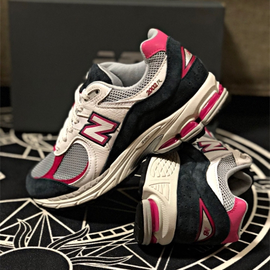 New Balance NB 2002R red (ของแท้ 100%💯)