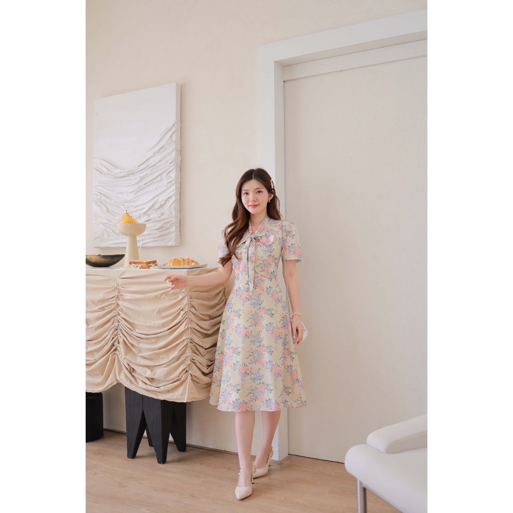 Romi"Oil"J610 ชุดเดรสสีเหลือง (ผูกโบว์คอ)