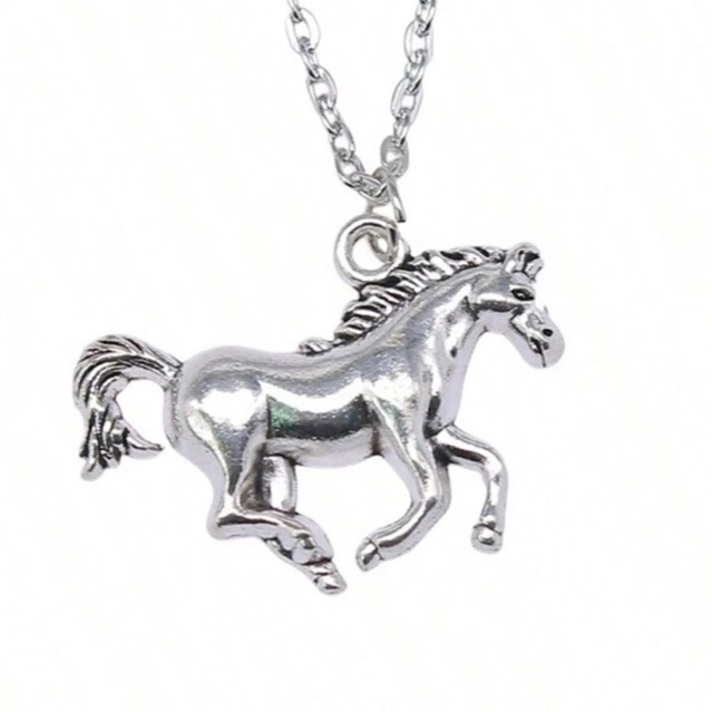 Gallop Grace Sterling Horse Necklace สร้อยคอจี้ม้าเงิน Gallop Grace