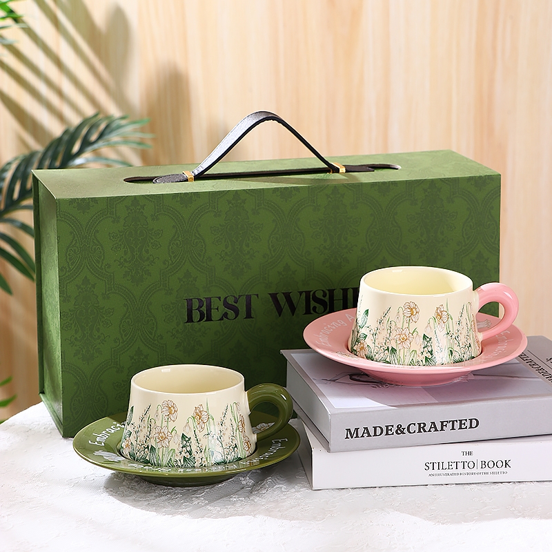 ชุดแก้วกาแฟ เซรามิก ลายดอกไม้ พร้อมกล่องสวยงาม 1กล่องบรรจุ 2 ชุด