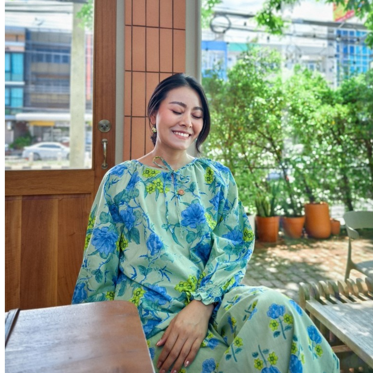 😍Rika Collection  (ริกะ) เสื้อแขนยาวคอผูกโบว์