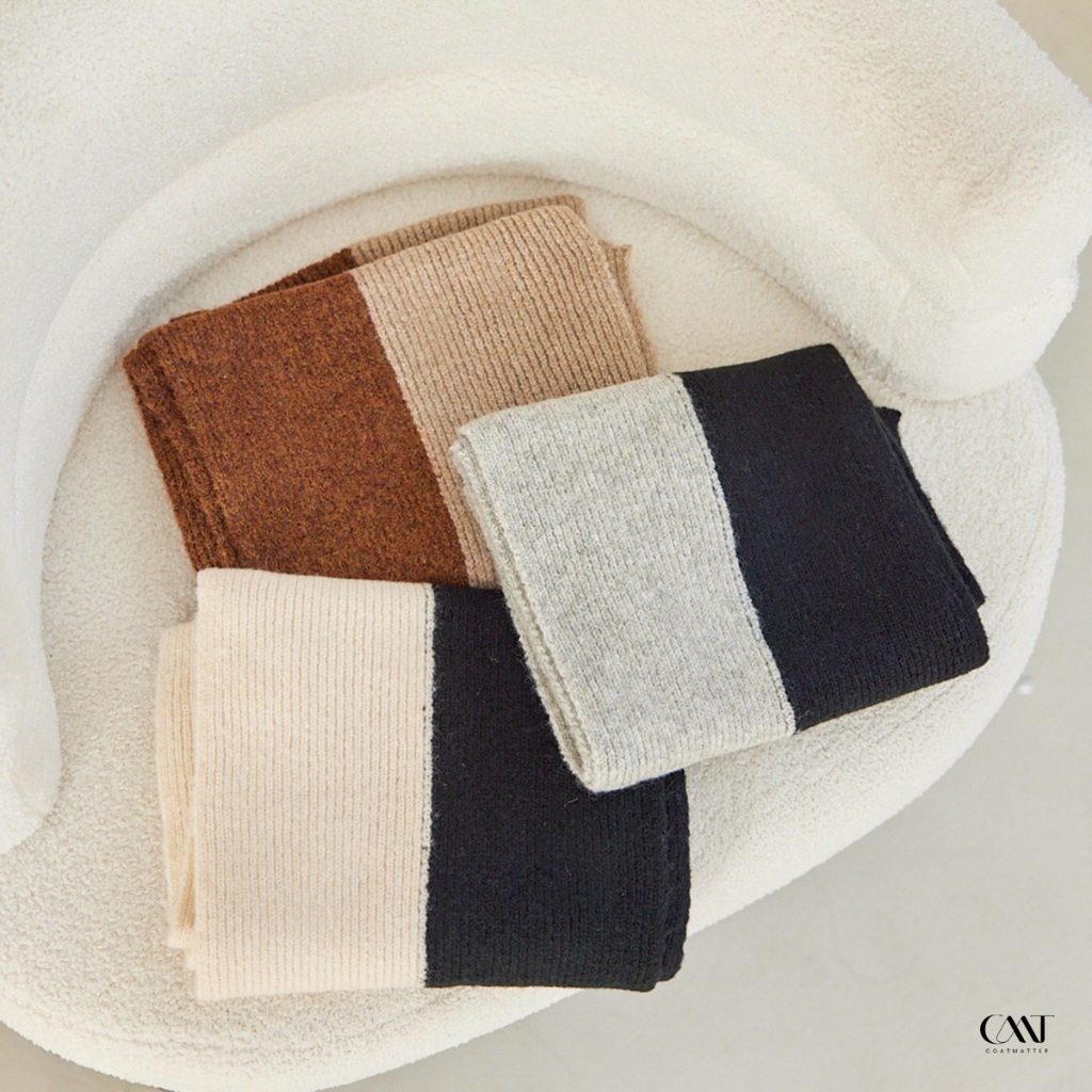 Coatmatter - Twotone Knitted Scarf ผ้าพันคอไหมพรม