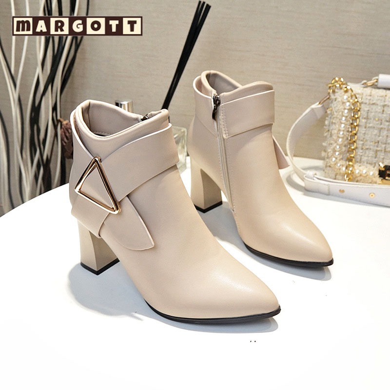 【margott9】บูทส้นสูงหญิง รองเท้าบูทหุ้มข้อมีสไตล์พร้อมส้นหนาและปลายแหลม