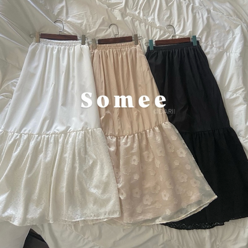 Somee Skirt | กระโปรงยาว แต่งลูกไม้