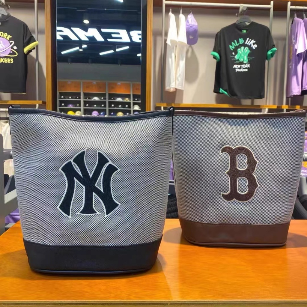 แบรนด์ใหม่และเป็นของแท้💯% MLB NEW YORK YANKEES/กระเป๋าสะพายไหล่ทรงตะกร้า/กระเป๋าทรงถัง