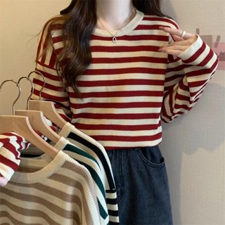 เสื้อผ้าแฟชั่นผู้หญิง เสื้อแขนยาวลายทางคอกลม ผ้านิ่มใส่สบาย0…