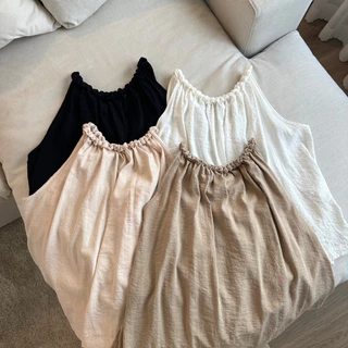 SOPHIA TOP | เสื้อแขนกุด คอเปีย ผ้าลายอัดยับ สวยหรู ดูแพง และใส่สบายมาก