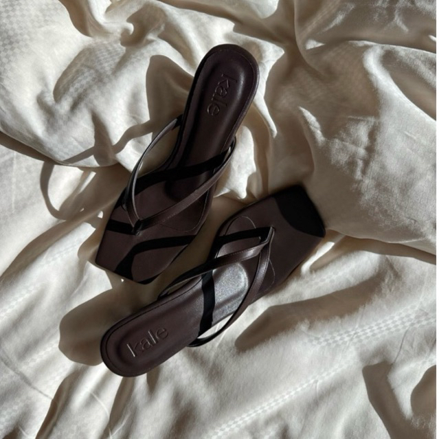 (แนะนำ+1ไซส์หน้าเท้ากว้าง+2)Kaleofficial รองเท้าแตะส้นสูง รุ่น Amour KL012 สูง 1.5″  นุ่มมาก