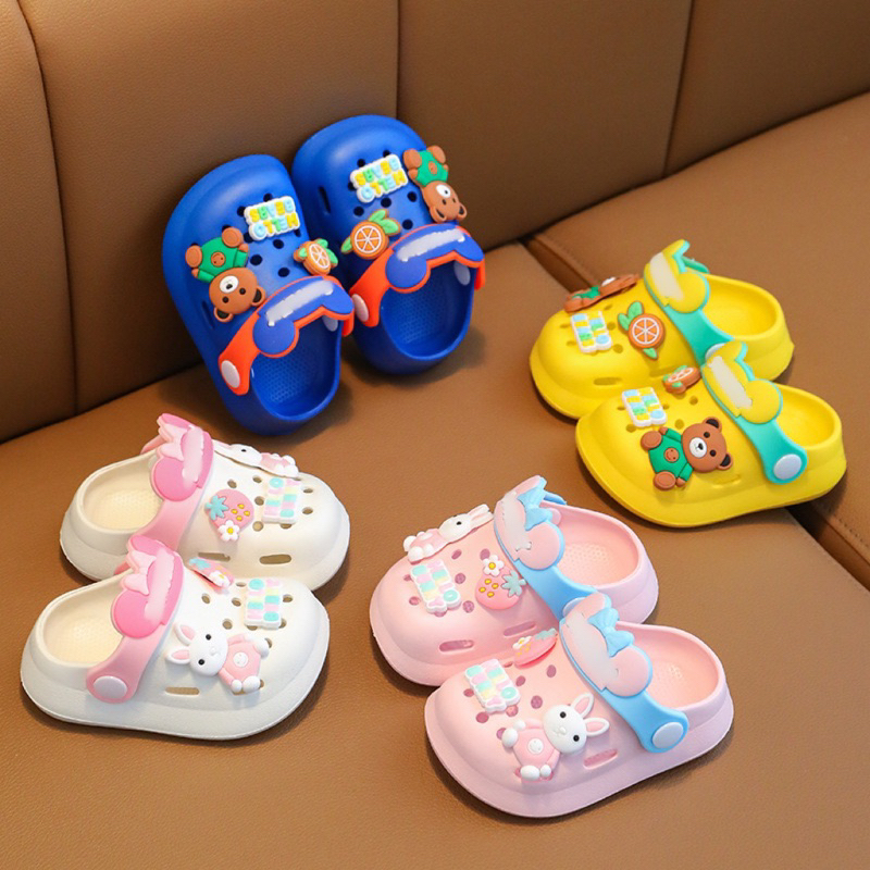 พร้อมส่ง รองเท้าลำลองเด็กลายการ์ตูน พื้นกันลื่น มีสายรัดส้น น่ารัก
