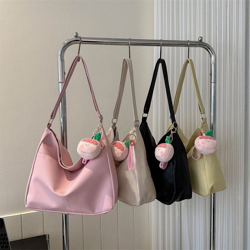 กระเป๋าสะพายข้างมี5สี จุของได้เยอะ สไตล์เกาหลี เรียบง่าย มีซิป หนังPU ใบใหญ่