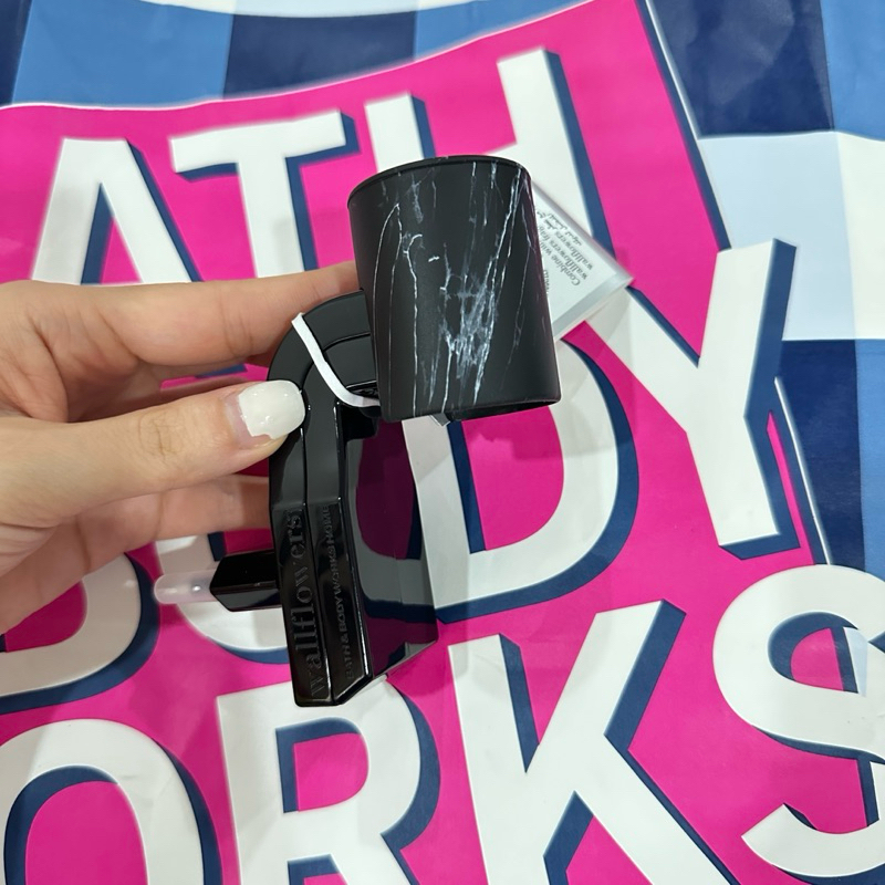 Bath&BodyWorksช๊อปไทยWALLFLOWERS FRAGRANCE PLUG Wallflowers Fragrance Plug ปลั๊กน้ำหอมลายหินอ่อนดำ