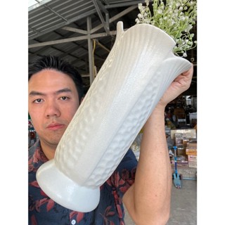 แจกันจัดดอกไม้ ขนาดสูง 12นิ้ว สีพ่นขาวสวย ปากกว้าง6นิ้ว ทรงส…