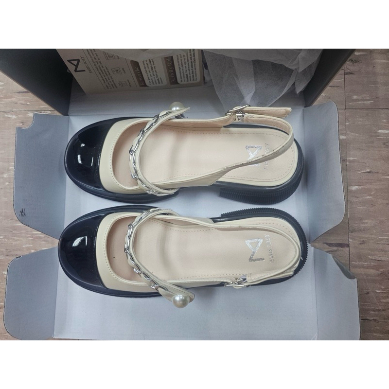 รองเท้า Paris Zoey มือ1 น่ารักสดใส