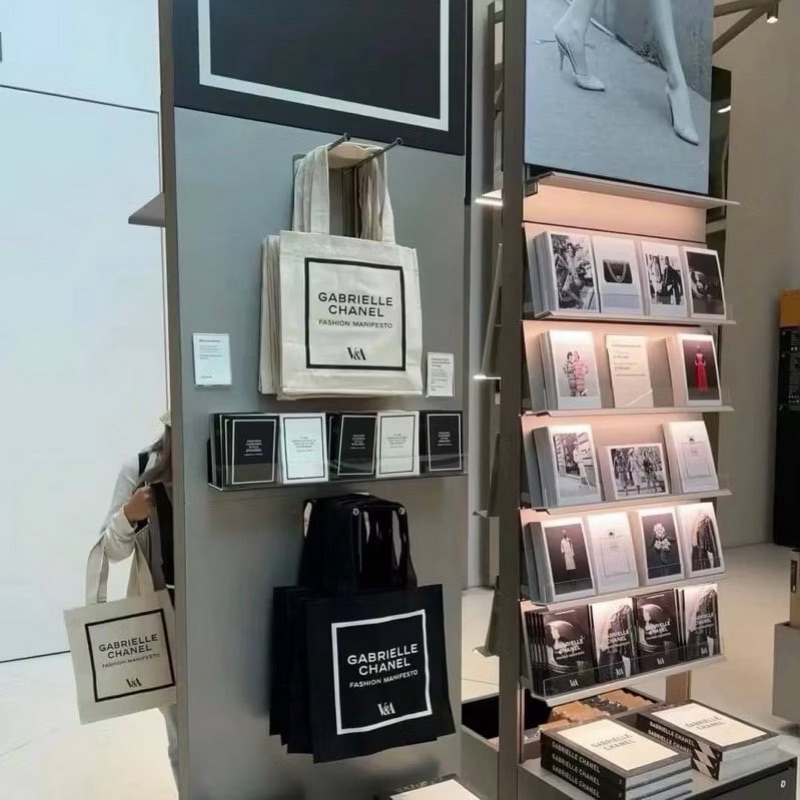 สินค้าวีแอนด์เอ กาเบรียล ชา..แนล กระเป๋าโท้ต Fashion Manifesto natural 2023 NEW ของแถมใหม่ล่าสุดค่า~~