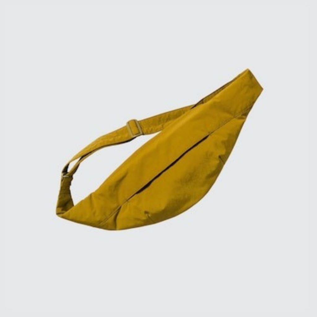 UNIQLO กระเป๋าคาดอก ผ้าไนลอน เคลือบผิว สะท้อนหยดน้ำ / UNIQLO Cross Body Bag