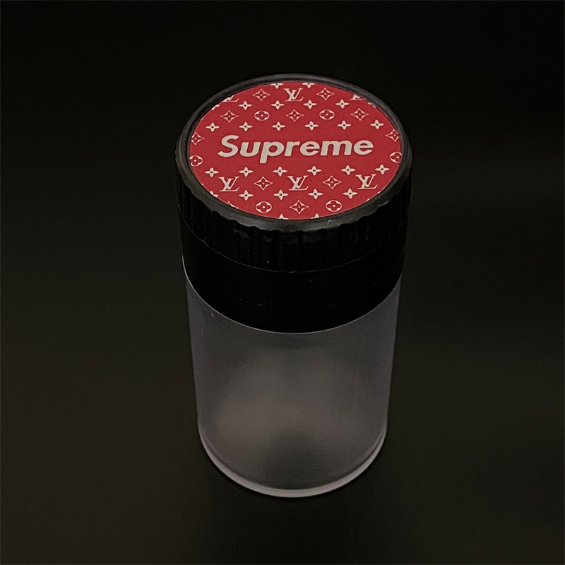 ที่บดสมุนไพรขนาดพกพา วัสดุพลาสติกอย่างดี ไซส์ 63mm 3ชั้น  Grinder รูปแบบการ์ตูน เลือกสีได้ พร้อมส่ง