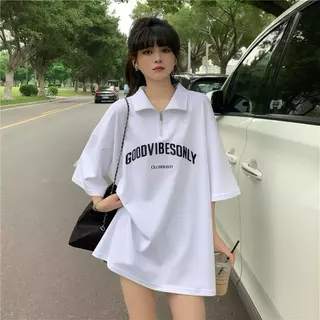 aililai1688 เสื้อยืดแขนสั้น ผู้หญิง แต่งซิปสกรีนตัวอักษรมี 2 สี ดำ/ขาวทรงหลวมทันสมัยแมทช์ได้หลากหลาย