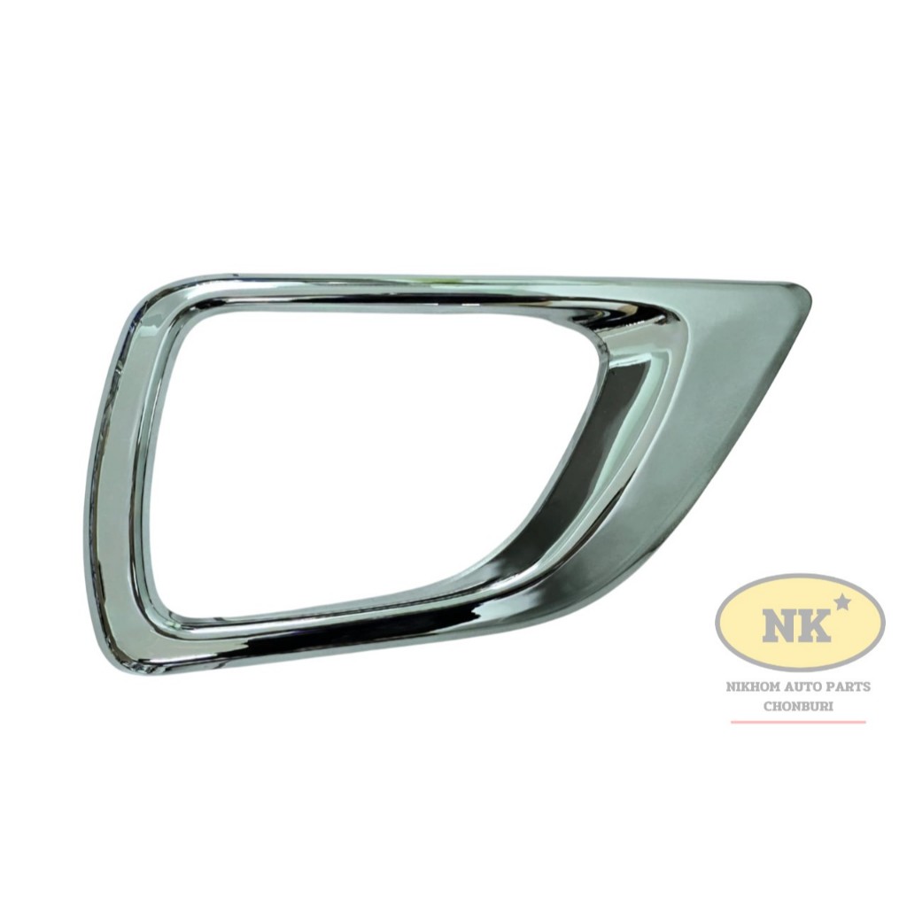 ฝาครอบไฟตัดหมอก นิสสัน นาวาร่า NP300 14'-20' (พลาสติก สีโครเมียม) / Nissan Navara NP300 14'-20' (ราคาต่อข้าง)