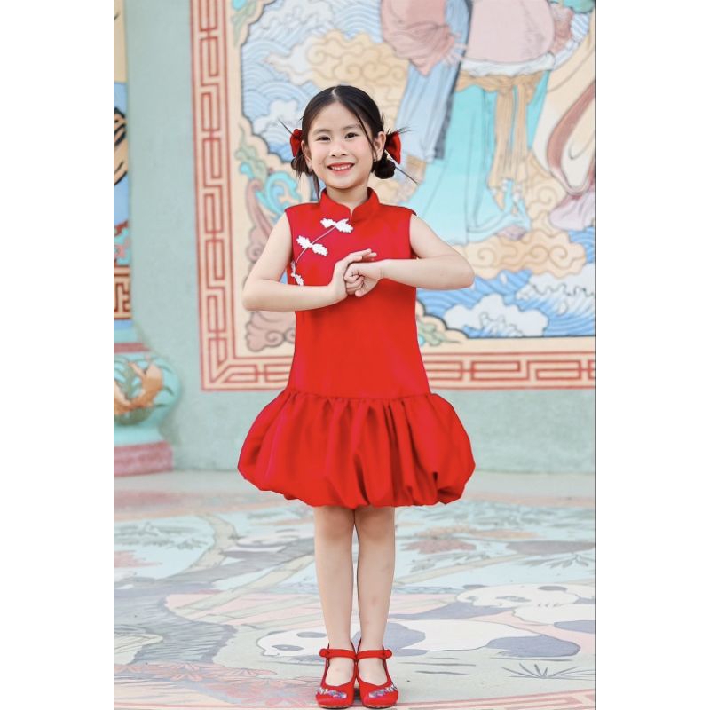 ชุดเดรสบอลลูนตรุษจีน แต่งกระดุมจีน  แถมกิ๊ฟติดผม 2 ข้าง - รูปที่ 2