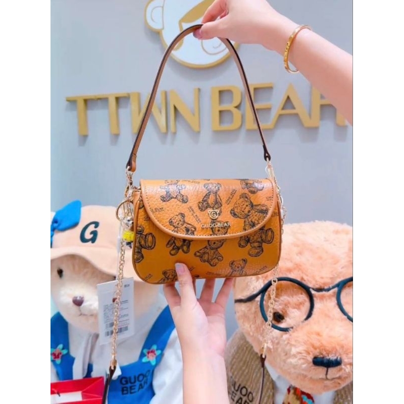 กระเป๋าสะพายข้างฝาพับน้องหมี GUOO BEAR🐻