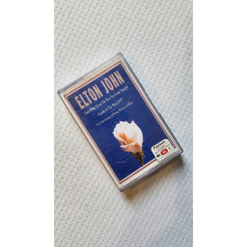 เทป Elton John.      .