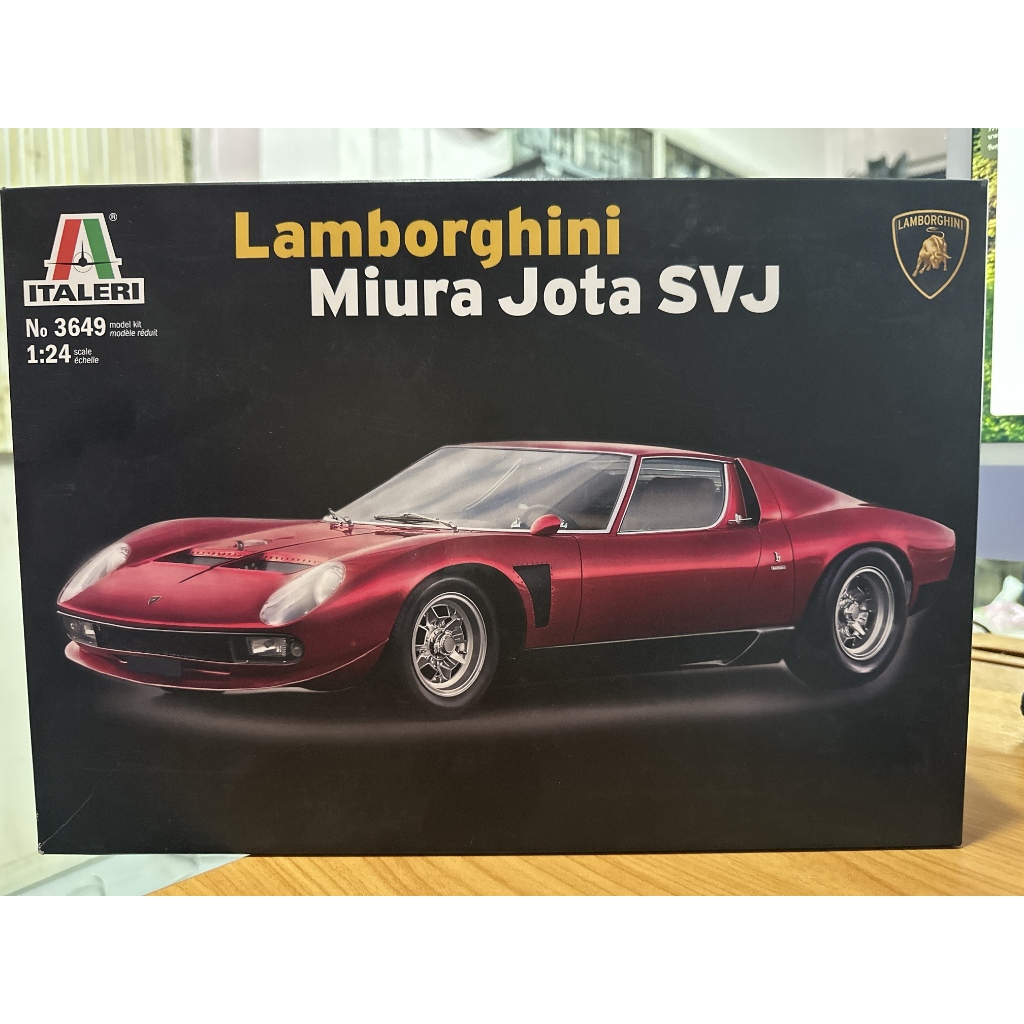 Italeri 1/24 Lamborghini Miura Jota SVJ