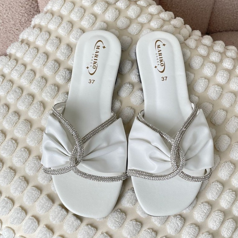 *ขายดี* Sharisa Shoes รุ่น EDEN (004) รองเท้าแตะหน้าโบว์แต่งเพชร พื้นนิ่ม เก็บหน้าเท้าได้ดี (แนะนำบวกเพิ่ม 1 ไซส์) ส่งไว