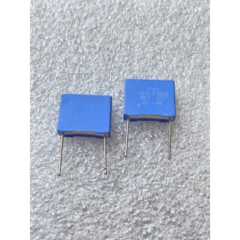 0.1UF 250V 100nK 250V (แพ็ค10ตัว) Cโพลี ยี่ห้อ Phillip ขาห่าง 10มิล C0.1UF C250V C104 Capacitor 0.1u