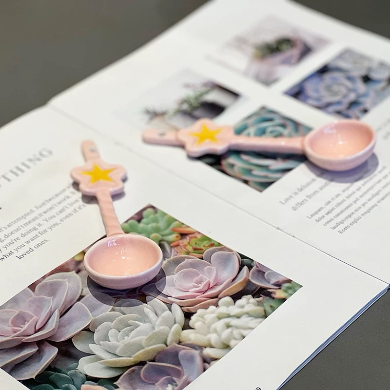 ช้อนรูปดาว/ช้อนขนม/ช้อนข้าวเซรามิก/ช้อนซุป/ของใช้ในบ้าน/สี : ชมพู/พร้อมส่ง