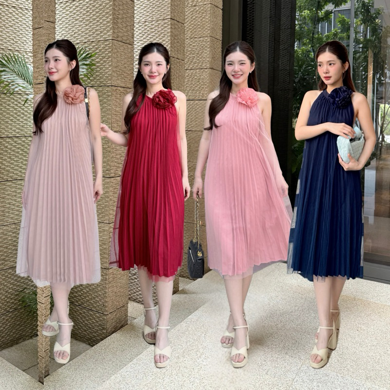 NOOZZSHOP 5211392 เดรสยาวผ้าพลีทแสงอาทิตย์ ตาข่ายคลุมดอกไม้ประดับช่วงคอ