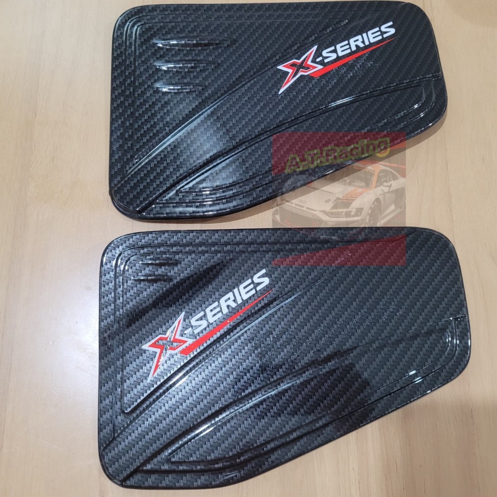 ครอบฝาถัง ฝาถังน้ำมัน ISUZU D-MAX 20 21 22 23 24 25 โลโก้ X-SERIES งานแคปล่าโลโก้แดง ฝีมือคนไทย มีกาว 3 M พร้อมติดตั้ง ราคา ถูกที่สุด ดีลบีเคเค แกลเลอรีภาพที่ 3