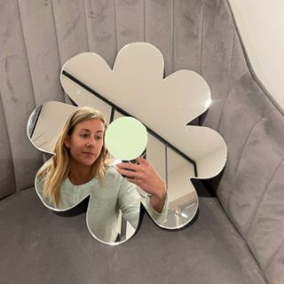 กระจกติดผนังทรงดอกไม้ ตกแต่งร้าน ตกแต่งห้อง คาเฟ่ ร้านอาหาร …