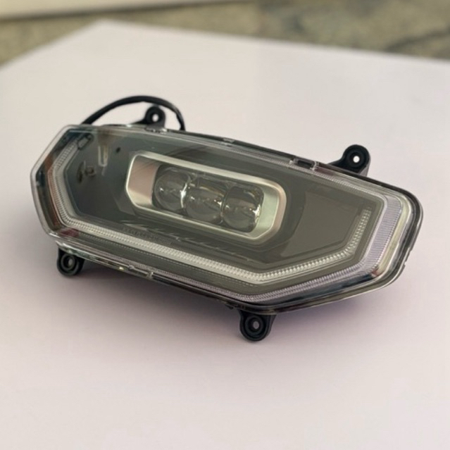 ไฟหน้ารถไฟฟ้ารุ่น E2 Z2