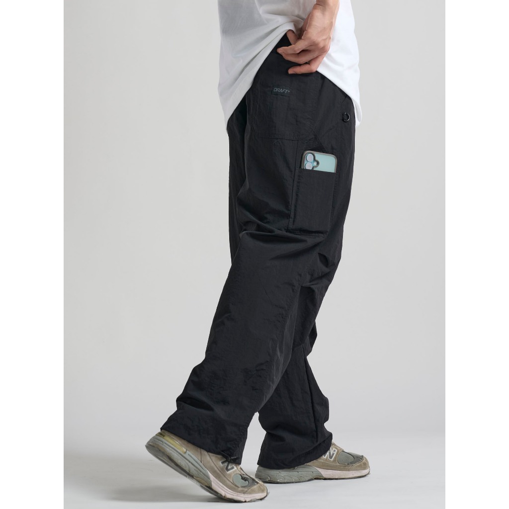 DRAFTCLOTH CARPENTER PANTS กางเกงทรงช่างไม้ ผลิตจาก NYLON RIPSTOP  สีดำ