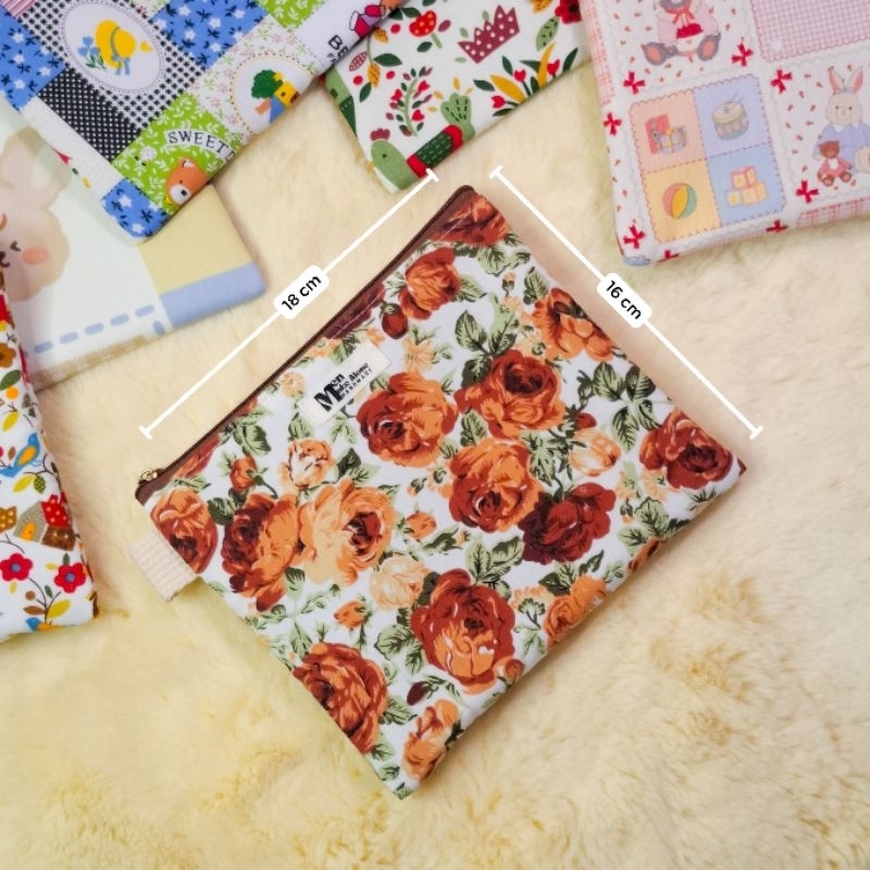 กระเป๋าใส่เครื่องสำอาง งานแฮนด์เมด ลายน่ารัก ใส่ของได้เยอะ มีลายให้เลือก สีสันน่ารัก ใส่มือถือ เครื่องสำอาง ใส่จองจุกจิก