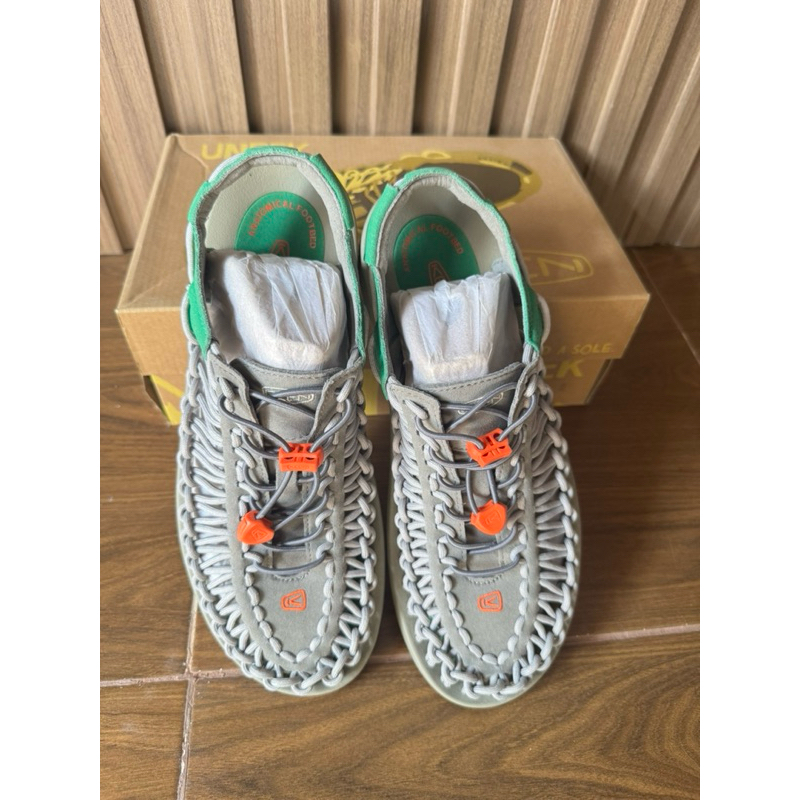 รองเท้า Keen มือสอง สภาพใหม่