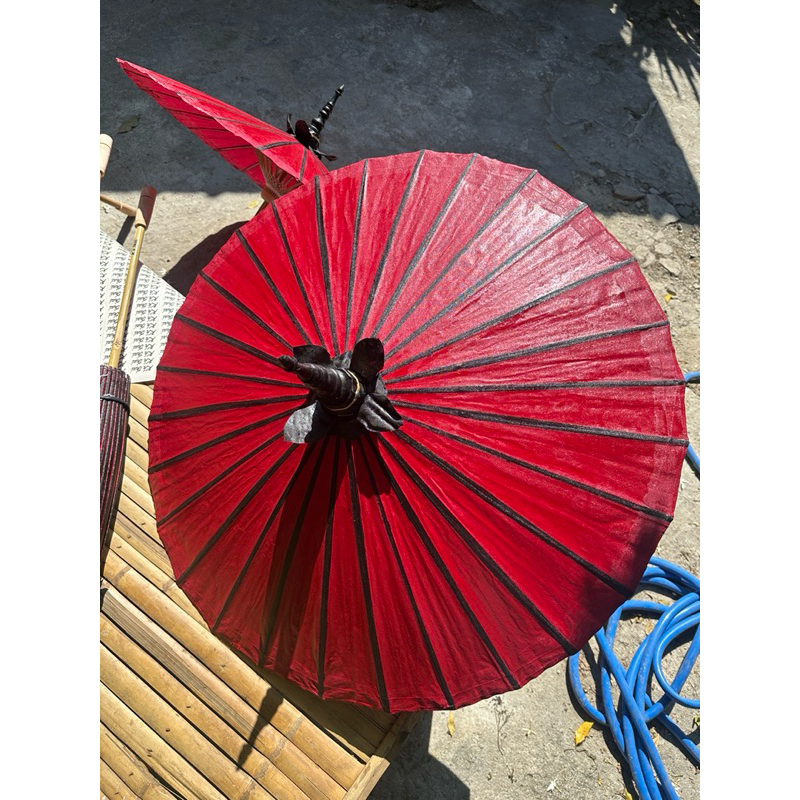 พร้อมส่งร่มแม่วาง 17“ 85cm แดงเข้มร่มบ่อสร้างพรี่เมี่ยมด้ามขาว ร่มเชียงใหม่ ร่มพม่าด้ามยาวและสั้น
