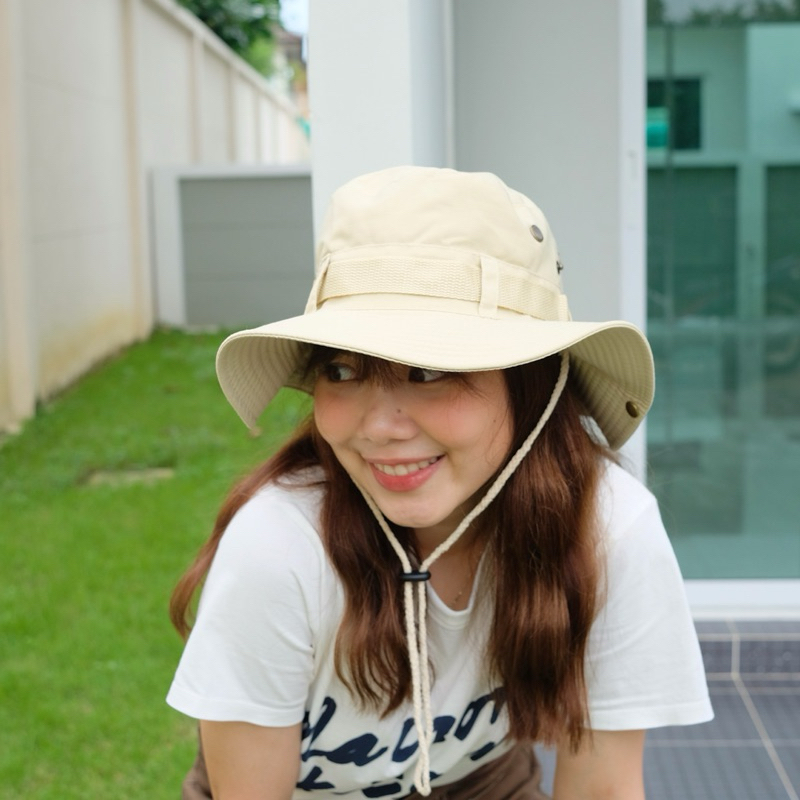 หมวกแค้มป์ มีสายคล้องคอ