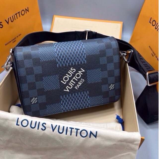 กระเป๋าสะพายผู้ชาย ตรงปก % New Size 23 cm. งานเกรด : Ori งานสวยปังมาก