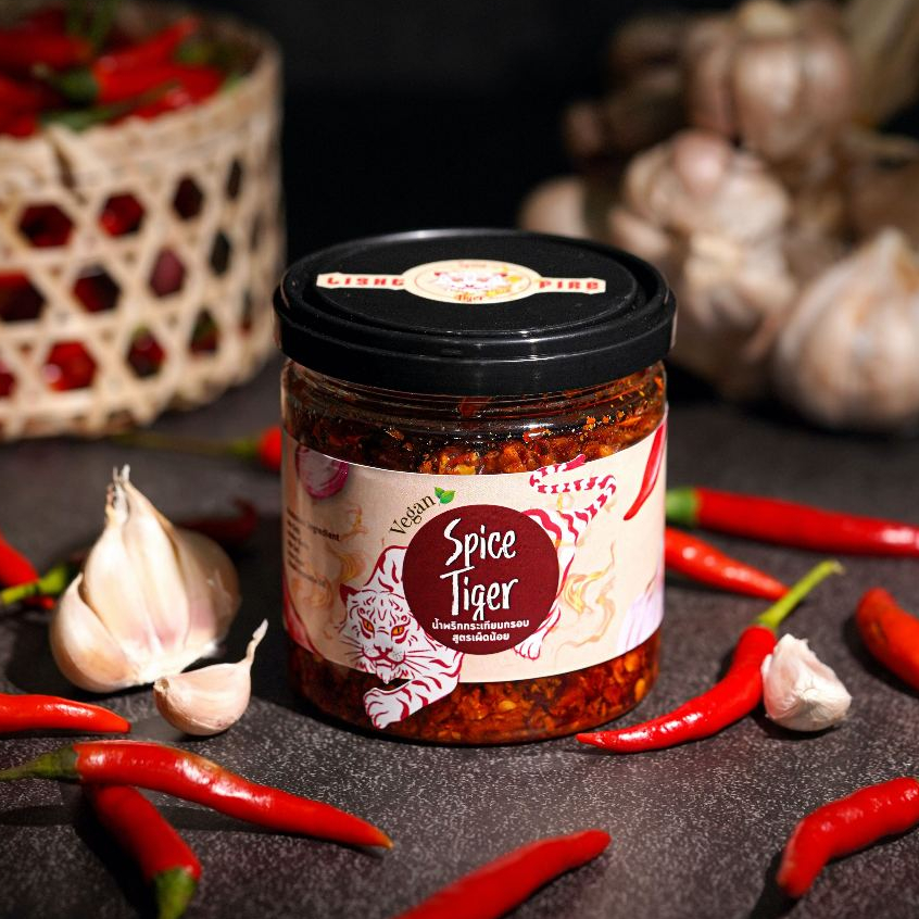 น้ำพริกกระเทียมกรอบ สูตรเผ็ดน้อย ลีน น้ำมันน้อย LIGHT&LEAN Vegan ไม่มีส่วนผสมของหมู Spice Tiger น้ำพ