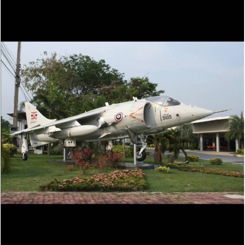 โมเดล เครื่องบินจำลอง เครื่องบินรบ AV-8S Harrier ประจำเรือจักรีนฤเบศร์ ขนาด 1/144