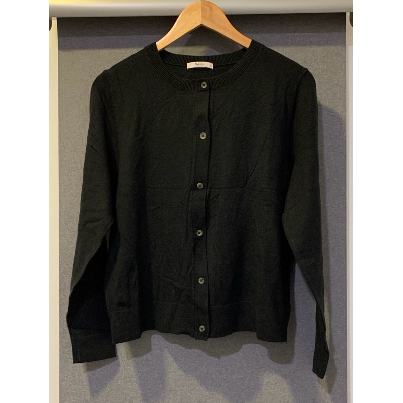 M5เสื้อคาร์ดิแกนสีดำสวยๆ(ใหม่)ผ้านิ่มๆใส่สบาย Size Mแบรนด์TU(ยุโรป) อกหน้าผ้า42'''ยาว22''ไหล่15(ใหม่