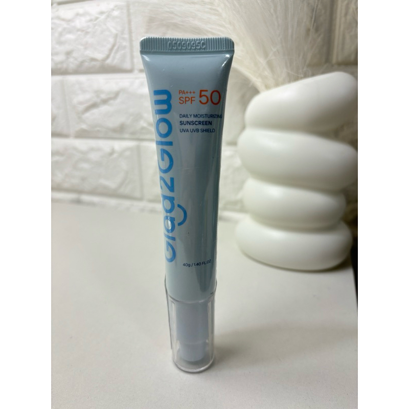 ของใหม่Glad2Glow  กันน้ำ กันแดด SPF50 PA+++ 40g Daily Moisturizing Sunscreen