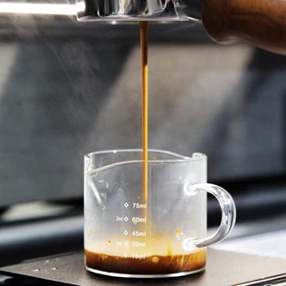 แก้วตวงแบบหูจับ แก้วตวงนม Measuring cup แก้วตวงชงกาแฟ 75ml 150ml สำหรับตวง ตวงชงกาแฟ ถ้วยตวง แก้วตวง Alechaung coffee