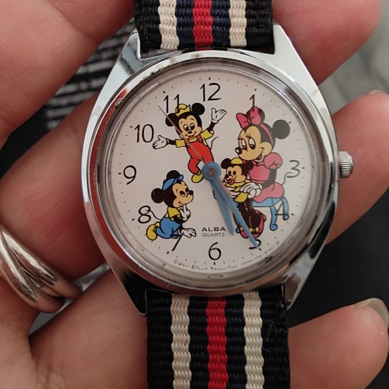 นาฬิกาญี่ปุ่น นาฬิกา Mickey mouse  Vintage Alba by Seiko ระบบควอตซ์ มือสองสภาพสวย ใส่ำด้ทั้งชายหญิง