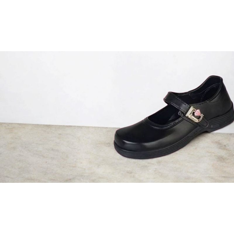 Gerry Gang รองเท้านักเรียนหญิงหนังดำยี่ห้อ Gerry Gang size 30-43 สีดำ